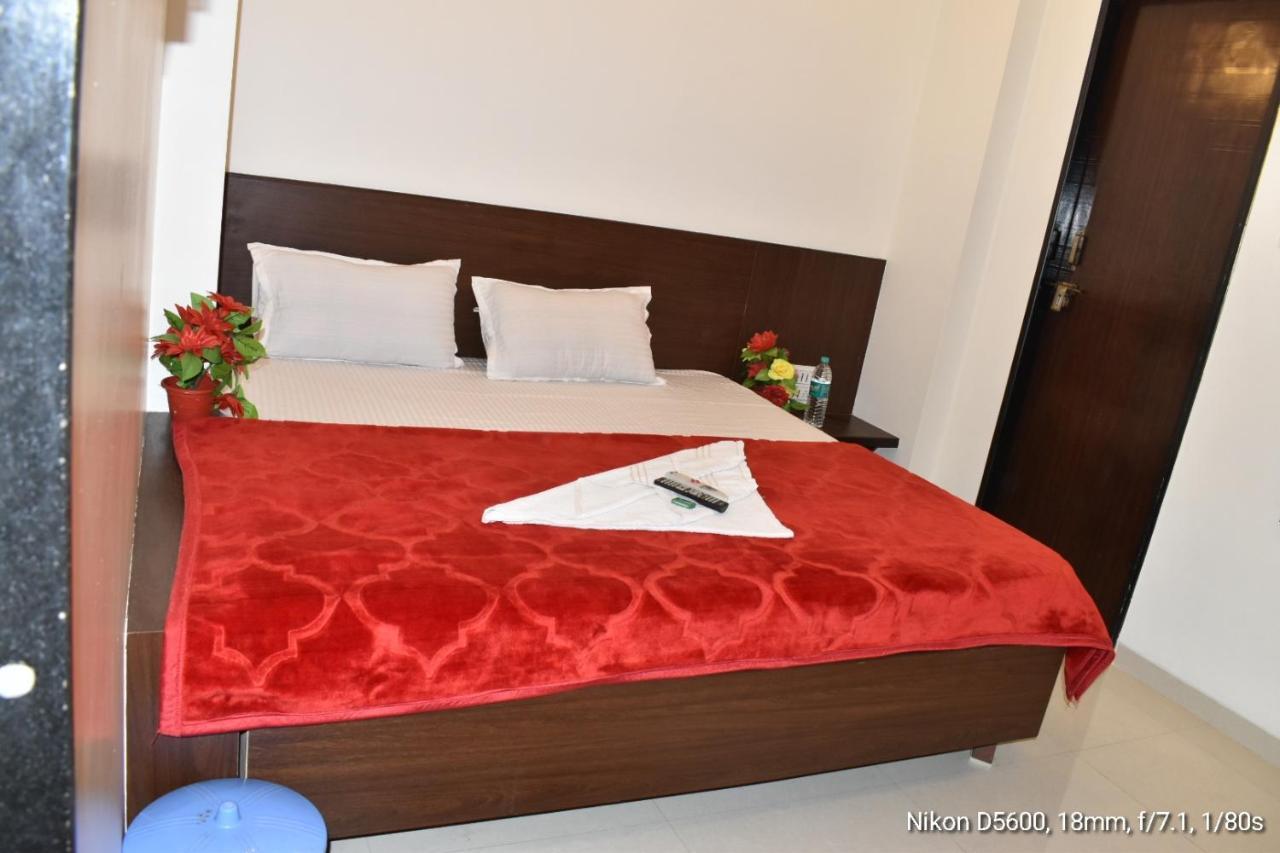 Hotel Sai Shatabdi Sirdi Kültér fotó